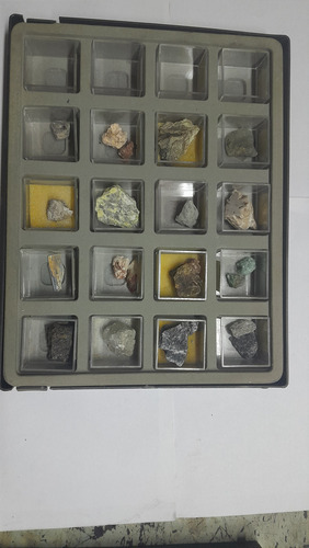 Coleccion 79 Piedras Preciosas Con Faltantes (usado) Negro (Usado)
