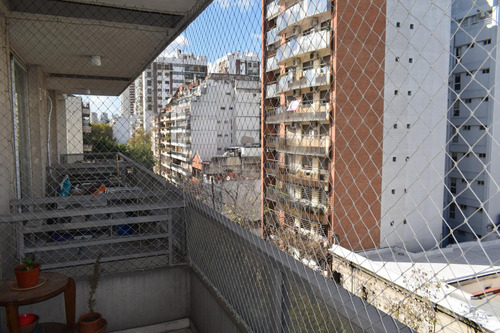 Departamento En Venta - 2 Dormitorios 2 Baños - Flores