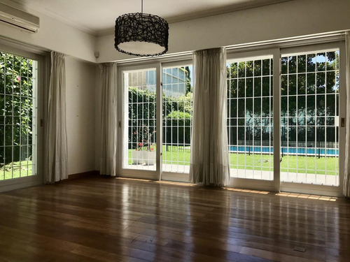 Imagen 5 de 18 de Acassuso, Barrio Parque Aguirre, Impecable Propiedad Desarrollada En 3 Plantas