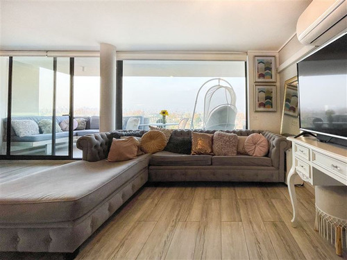 Departamento En Venta De 3 Dormitorios. En Las Condes