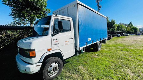 Imagen 3 de 18 de Mercedes Benz 710 Plus