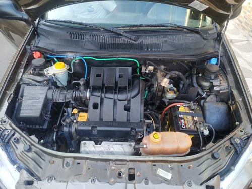 Imagem 12 de 14 de Fiat Strada Ce Working 1.4 8v Flex