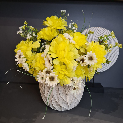 Kit 10 Buquês De Folhagens E Flores Amarelas Para Arranjos