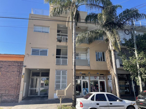 Imagen 1 de 5 de Venta Edificio Con Departamentos 2 Ambientes Y Local Comercial - Moreno Centro