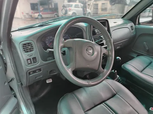 Nissan Frontier 2.4 Std D22 4x2