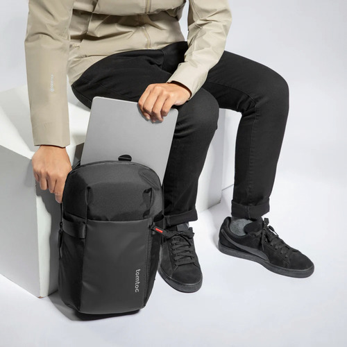 Mochila Bandolera Tomtoc Navigator 14 Negra Para Laptop Negro Liso