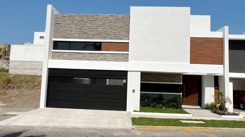 Casa En Venta Cuatro Recamaras Una Recámara En Planta Baja Rincón Del Conchal 