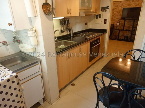 Bello Y Cómodo Apartamento En Venta En La Urbina #25-16847 Np