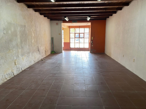 Local Comercial + Apartamento, Av. Agraciada Y Bv. Artigas