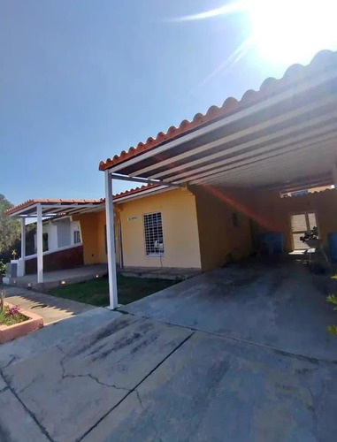En Venta Casa En Urbanizacion Villas Del Lago Iii2 Niveles