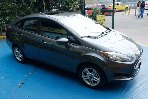 Ford Fiesta 1.6 Sportback Se Mecánico
