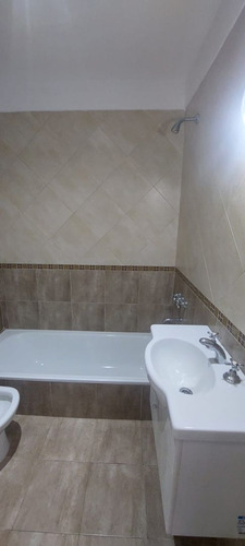 Venta Departamento 3 Ambientes Con Patio Y Cochera En Munro