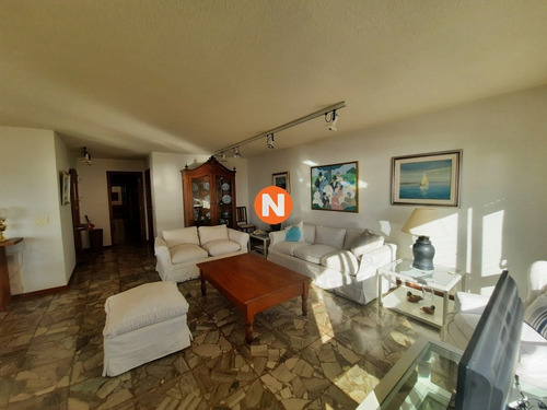 Apartamento En Venta Y Alquiler, Mansa, Punta Del Este, 3 Dormitorios.- Ref: 1800