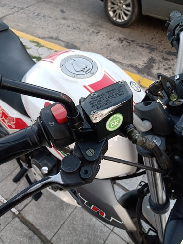Imagen 8 de 14 de Benelli Tnt 15