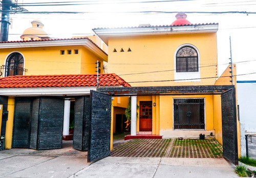 Imagen 1 de 14 de Casa Chica 3 Recs.coto En Av.patria X Andares Trato Directo