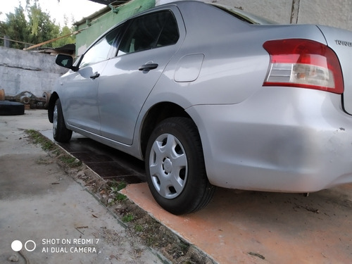 Toyota Yaris Sedan 5 P Full