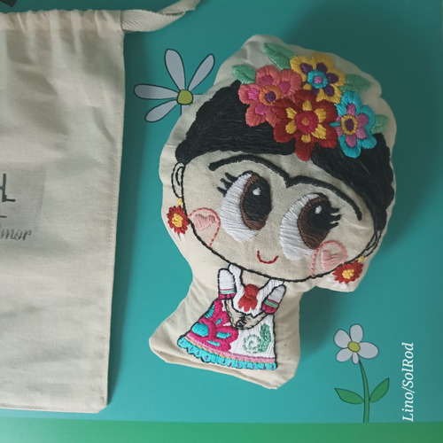 Muñeca Artesanal Frida Bordada A Mano