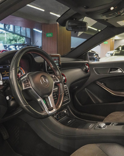 Mercedes-Benz A250 2.0 Sport