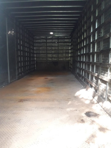 Bau Carga Seca 8,00 Piso Chapiado