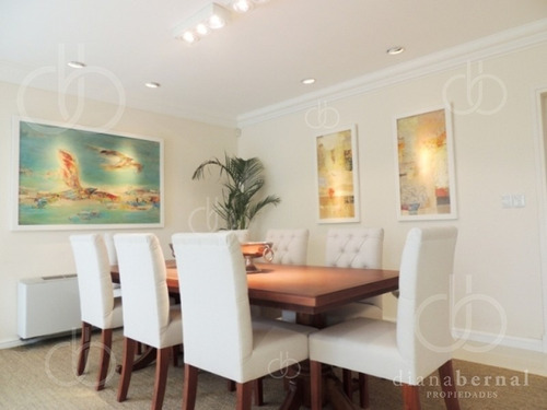 Casa En Mansa, Punta Del Este, 5 Dormitorios, Piscina Y Vista Al Mar. - Ref: 42107