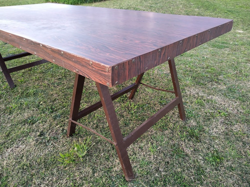 Mesa Grande De Cármica Con Caballetes De Madera