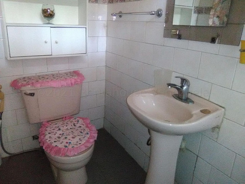 Imagen 6 de 8 de Casa En Venta Las Acacias Maracay 22-127 Hc