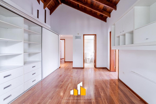 Imagen 19 de 29 de Importante Casa En Venta-lomas De La Carolina