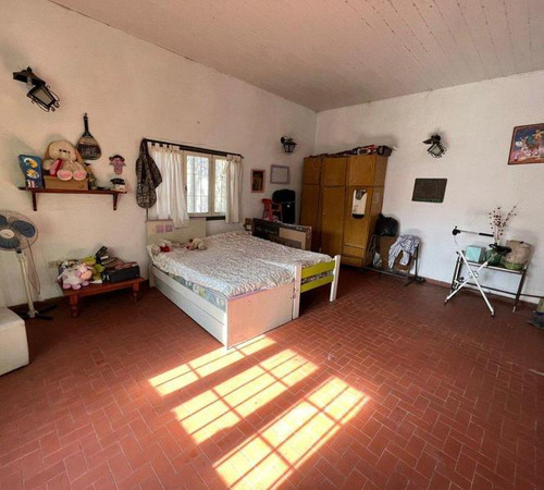 Casa Quinta De 3 Ambientes Con Piscina Sobre Gran Lote En Sierras De Los Padres/ La Peregrina