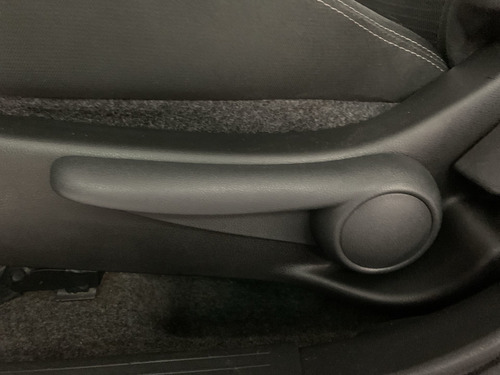 Imagen 13 de 15 de Nissan Versa 2019 1.6 Sense At