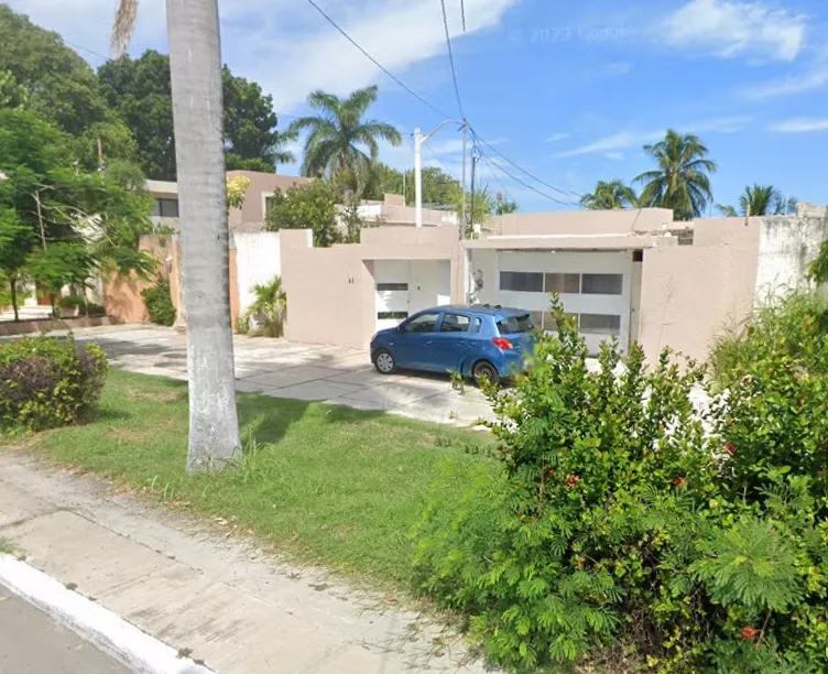 Casa En Venta En Av Resurgimiento San Francisco De Campeche Lf*