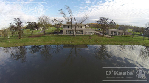 Imagen 26 de 30 de Casa En Venta De 5 Ambientes Con Parque Y Cochera En Fincas De Hudson