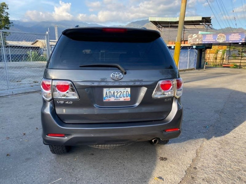 Imagen 4 de 10 de Toyota Fortuner
