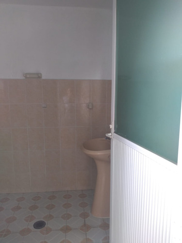 Renta Habitación Próximo A Unam, Para Mujer, Incluye Servici