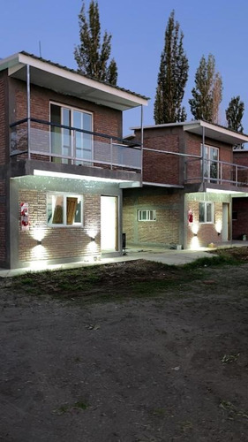 Finca En Venta. Mendoza, Con Casa Y 4 Duplex.
