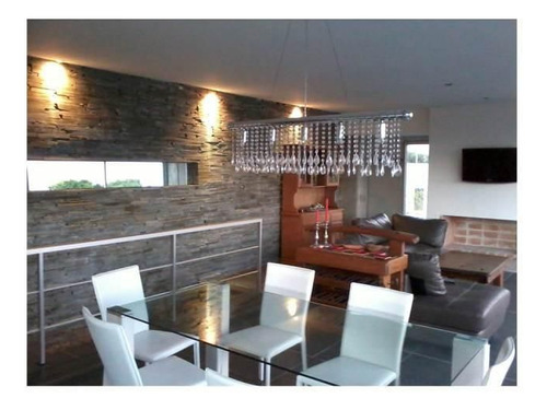 Casa En Venta De 3 Dormitorios En Punta Piedras (ref: Bpv-2507)