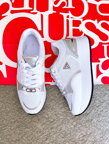 Tenis Guess Mod. Gfnovels Blanco Y Plata 100%original