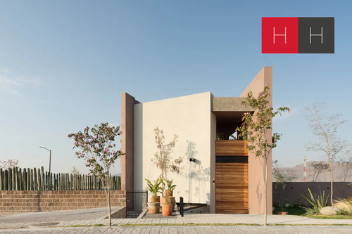 Casa En Venta En Lomas De Angelopolis