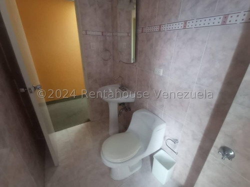 En Alquiler Estupendo Local Comercial Ubicado En El Recreo