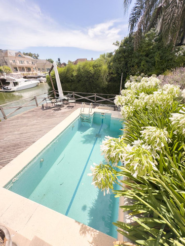 Venta Casa Marina Del Sol Con Amarra 4 Dormit. Suites Pileta Amenities