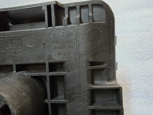Base Batería Volkswagen Beetle O Jetta 12-13-14-15-16-17-18- (Usado)