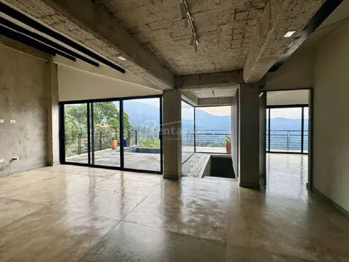 Casa En Venta En Loma Del Escobero. Cod V776075