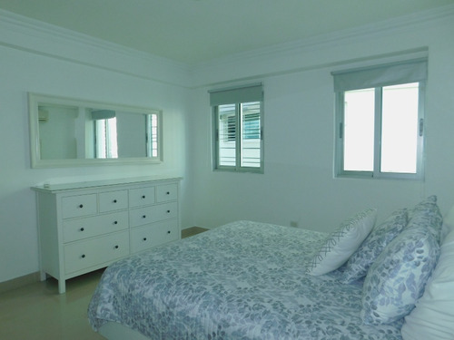 Amplio Apartamento Amueblado 200 Mts2, Urbanización Real