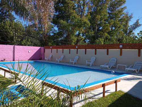 Casa En Venta - 4 Dormitorios 3 Baños - 9 De Abril