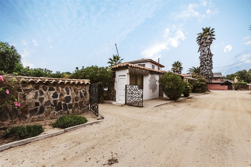 Complejo Turístico Los Molles/cabañas Restorán Con Patente