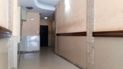 Imagen 3 de 16 de Venta Oficina Deposito Zona Comercial Balvanera
