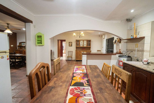 Venta Casa 4 Dormitorios Pileta Y Parque Colastine