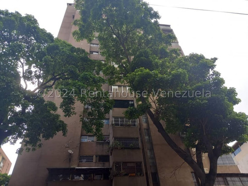 Apartamento En Venta  Urb. Boleita Sur Caracas. 24-24433 Yf
