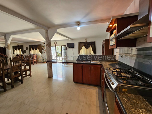 Hemrosa Casa En Venta Con Excelente Distribucion Urb Privada Villa Ingenio Ii La Morita 4 Habitaciones Patio Estacionamiento Estef 24-20481