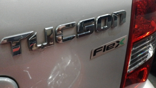 Imagem 15 de 16 de Hyundai Tucson 2015 2.0 Glsb 4x2 Flex Aut. 5p