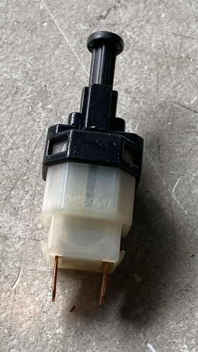 Bulbo Sensor Pedal Freno Stop Para Pontiac Matiz 04-05